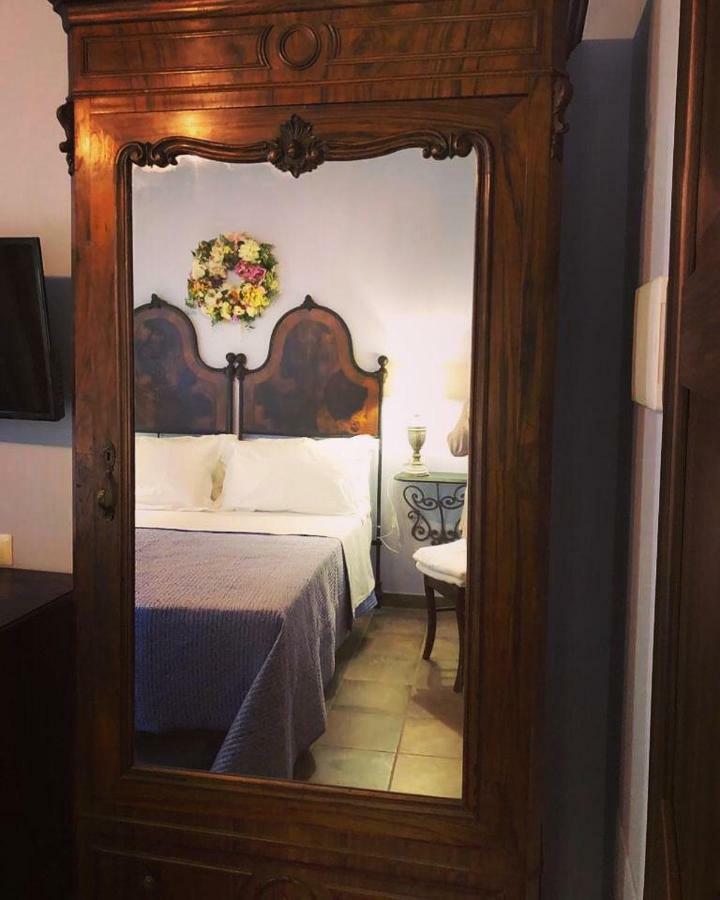 Le Stanze Del Borgo Hotel Nettuno Exterior foto